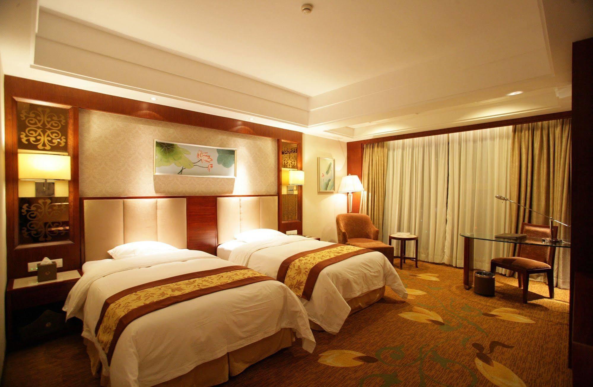 Dongguan Huilihua Hotel Exterior photo